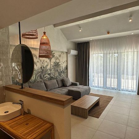 Hotel Luuma à Două Mai Extérieur photo