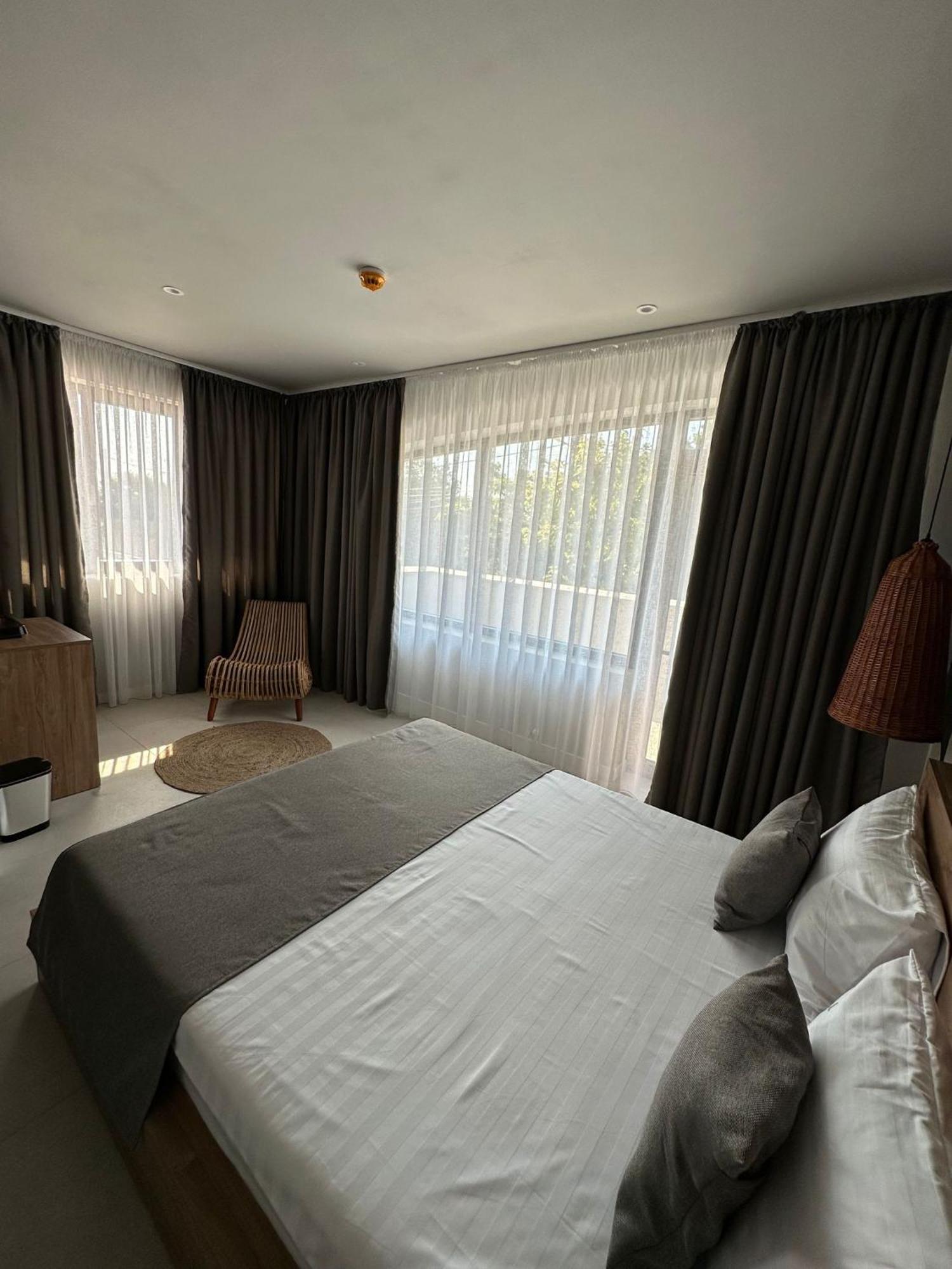 Hotel Luuma à Două Mai Extérieur photo
