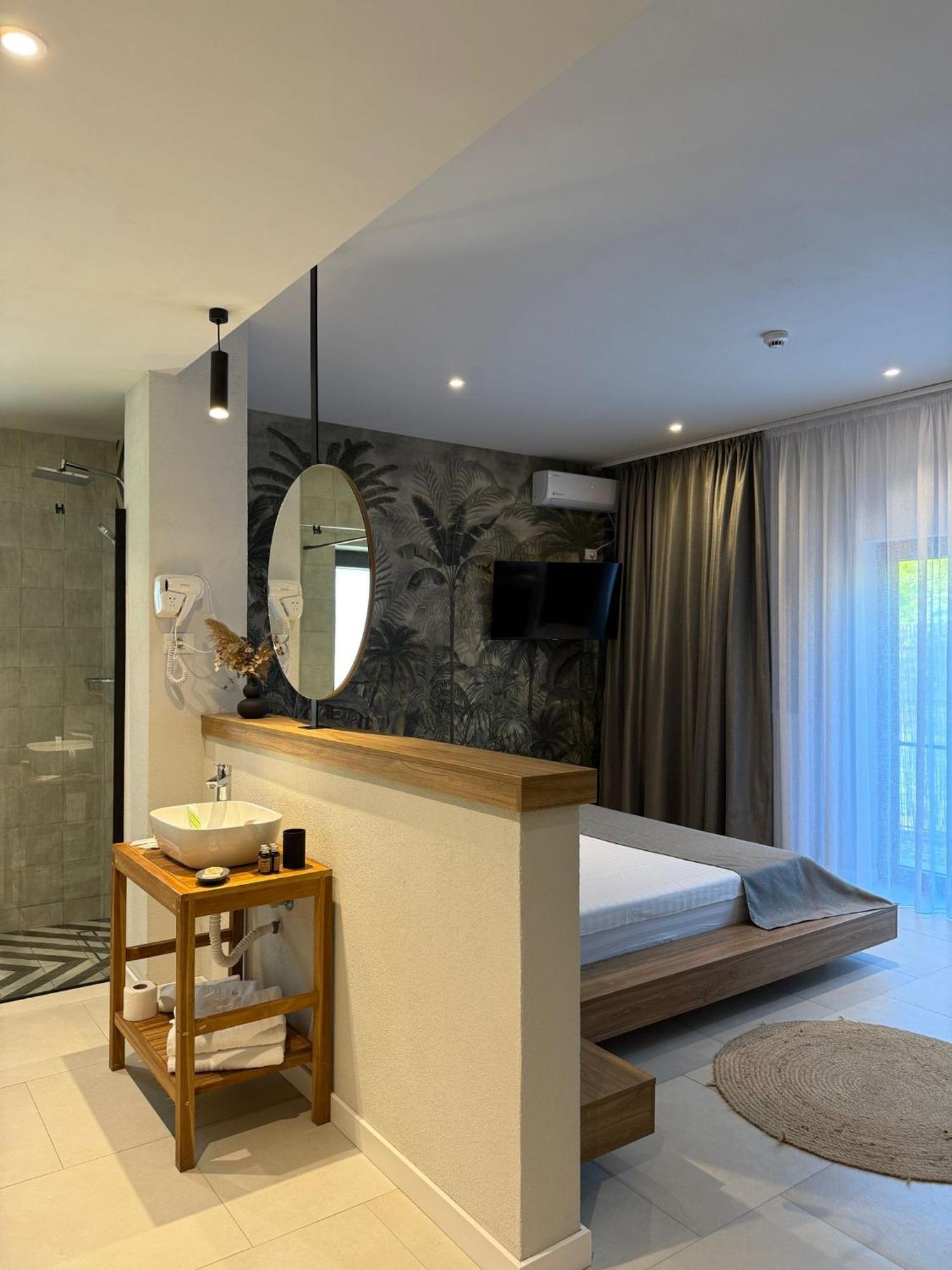 Hotel Luuma à Două Mai Extérieur photo