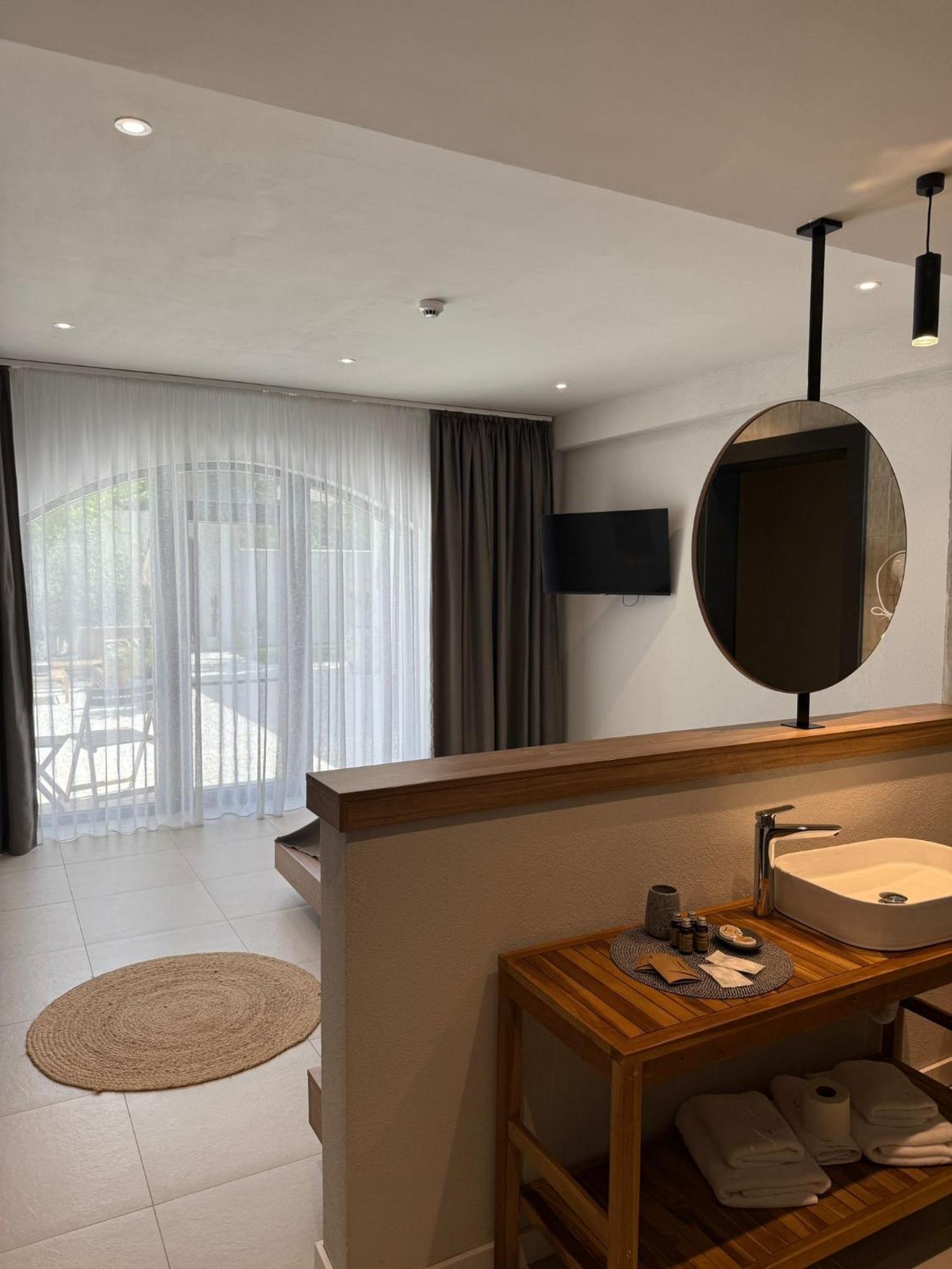Hotel Luuma à Două Mai Extérieur photo